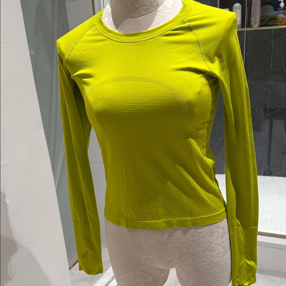 lululemon long sleeve Swiftly size 6